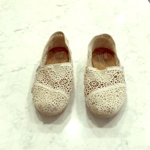 Toms size 5